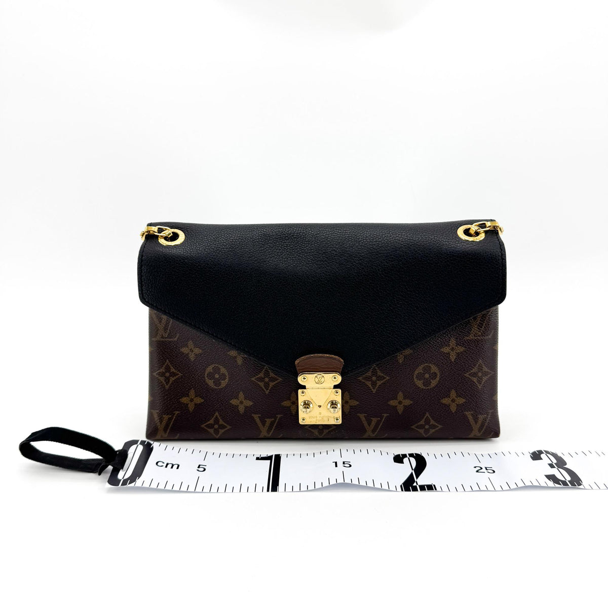 Louis Vuitton Pallas Chain Monogram Canvas And Calfskin Black Canvas Shoulder Bag Bag (Pre-Owned)