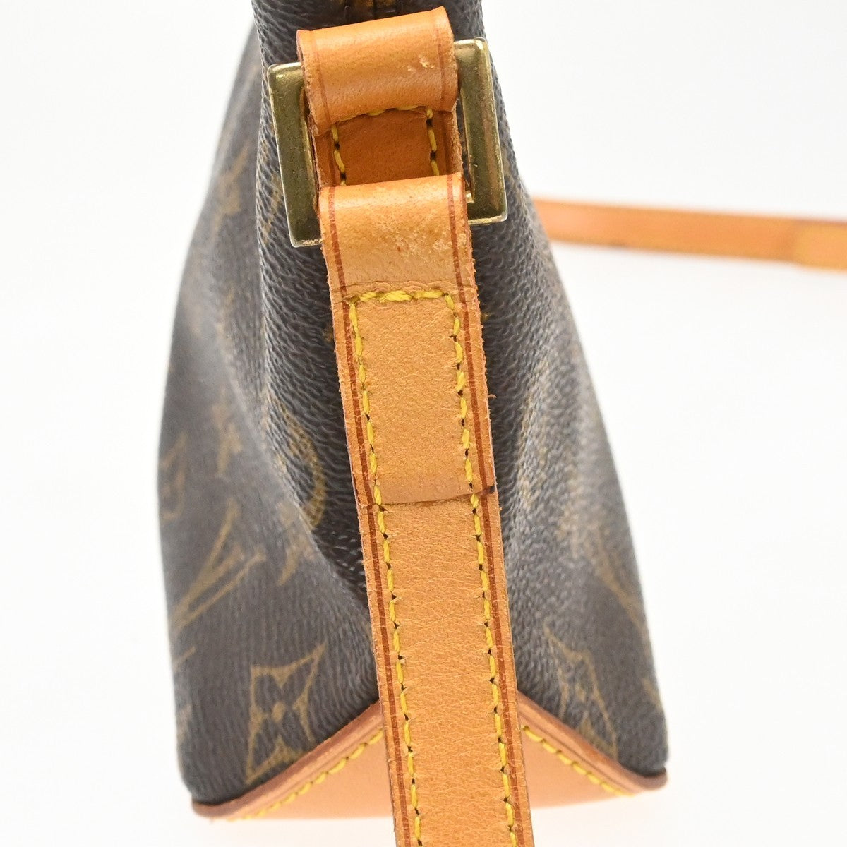 Louis Vuitton Trotteur Monogram Canvas Brown Canvas Handbag (Pre-Owned)