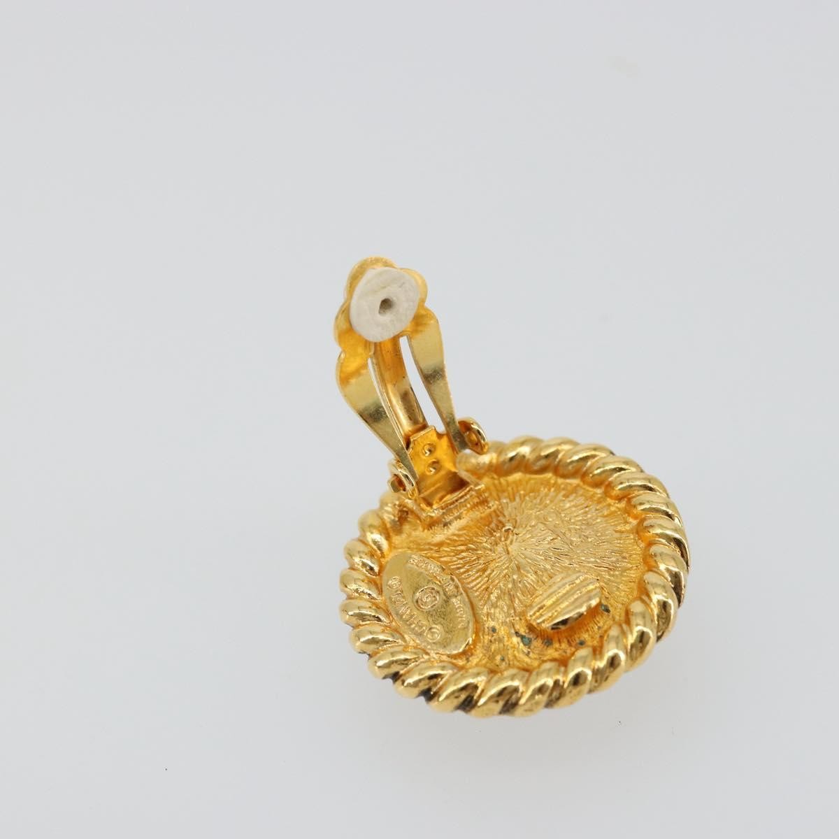 Chanel Vintage Round Clip-On Metal With Faux Pearl Gold Metal Earrings Jewelry (Pre-Owned)