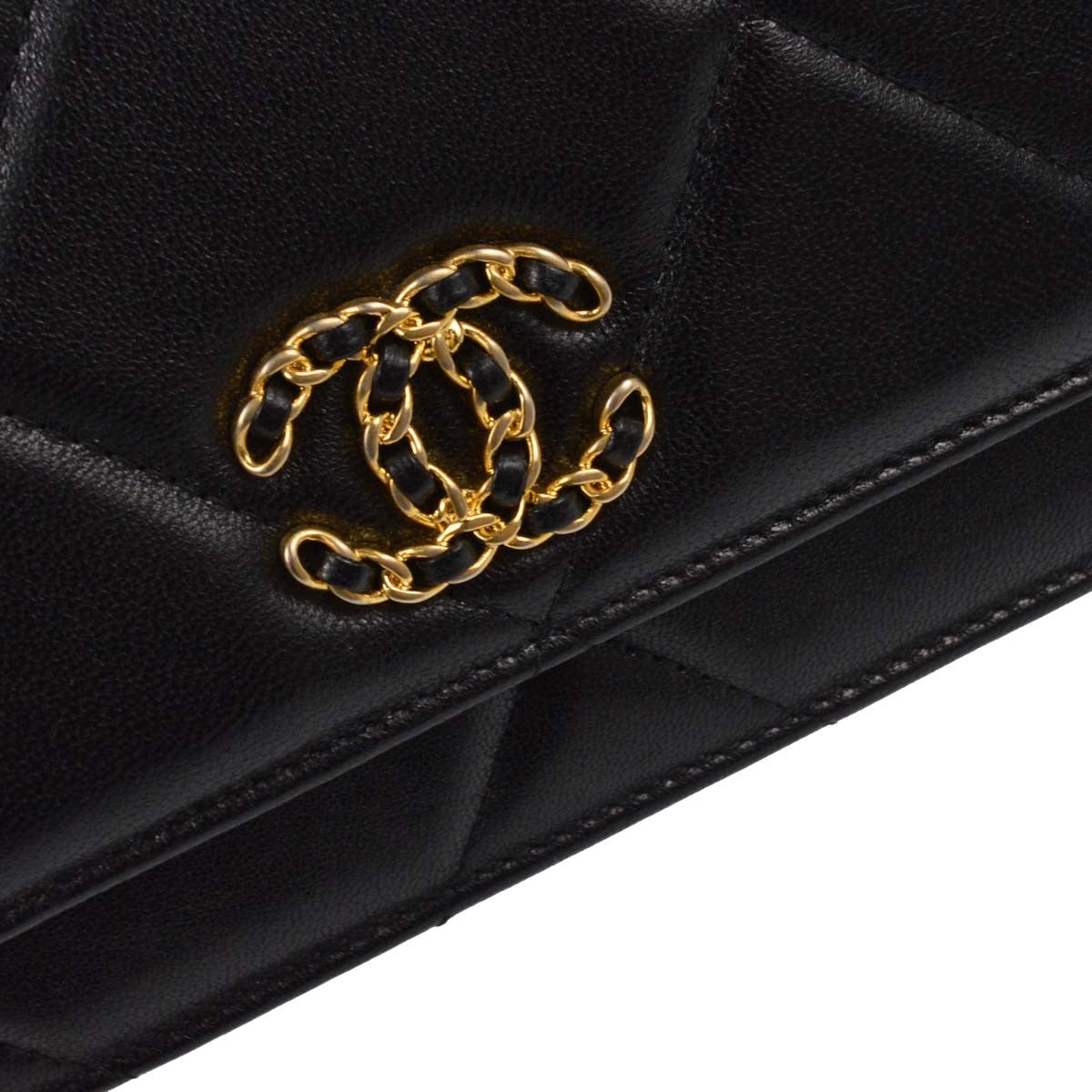 Chanel 19 Flap Bag Quilted Lambskin Black Leather Shoulder Bag Bag (Pre-Owned)