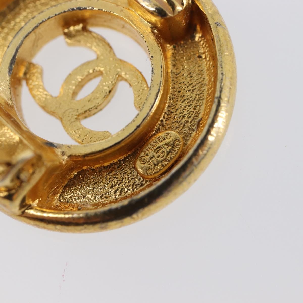 Chanel Vintage Cc Round Clip-On Metal Gold Metal Earrings Jewelry (Pre-Owned)
