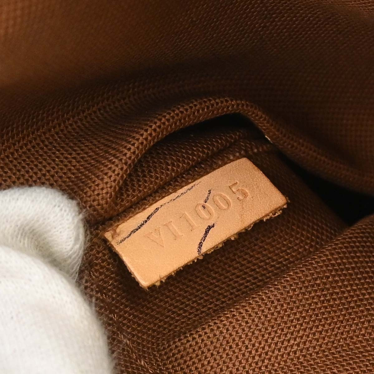 Louis Vuitton Batignolles Monogram Canvas Brown Canvas Shoulder Bag Bag (Pre-Owned)