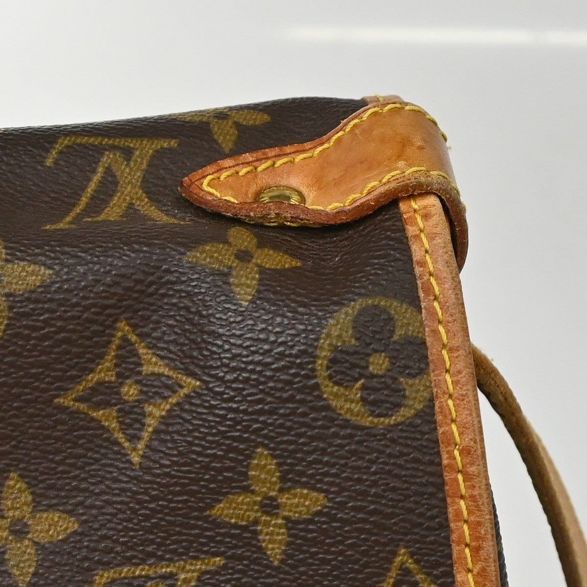 Louis Vuitton Saumur Monogram Canvas Brown Canvas Shoulder Bag Bag (Pre-Owned)
