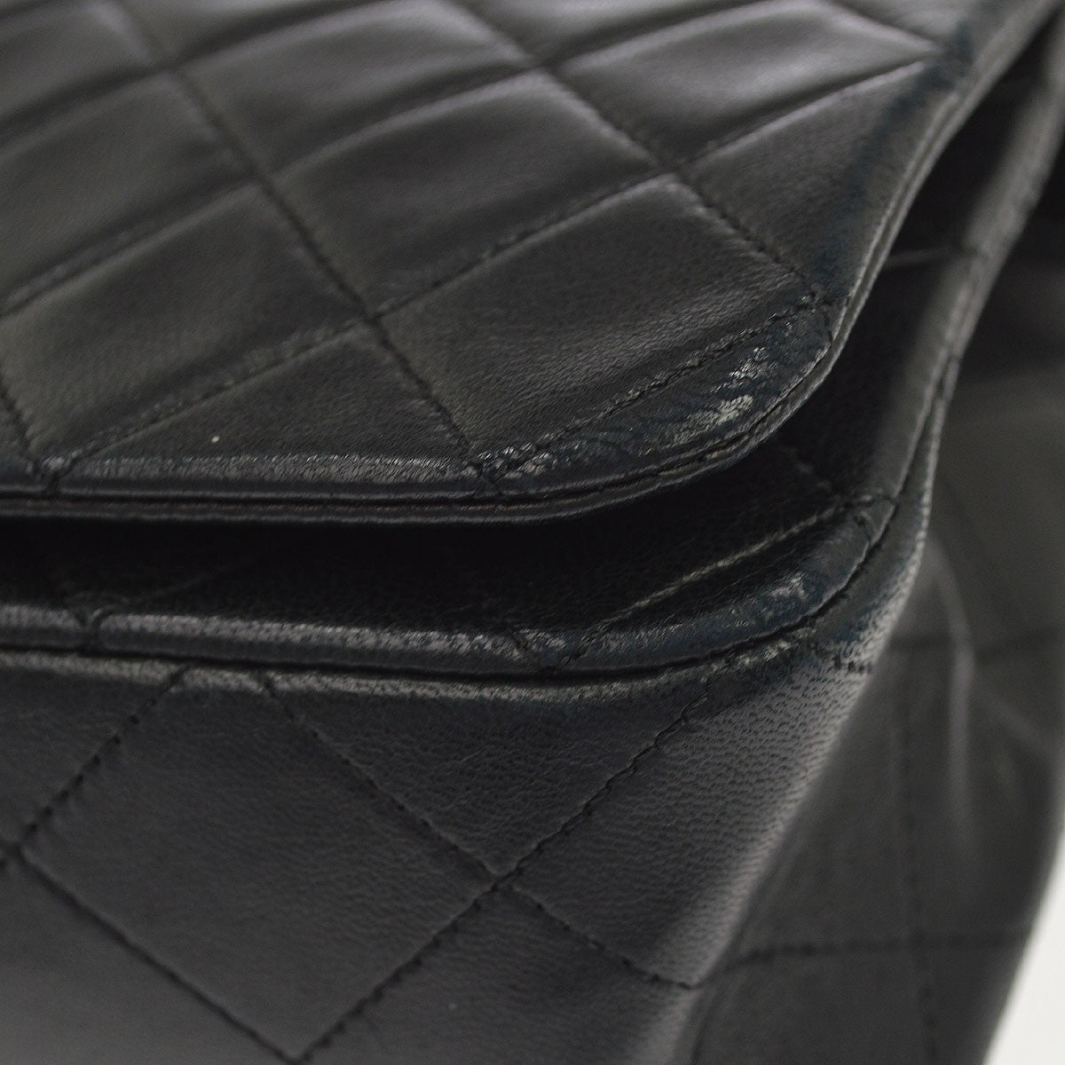 Chanel Vintage Full Flap Quilted Lambskin Black Leather Handbag (Pre-Owned)