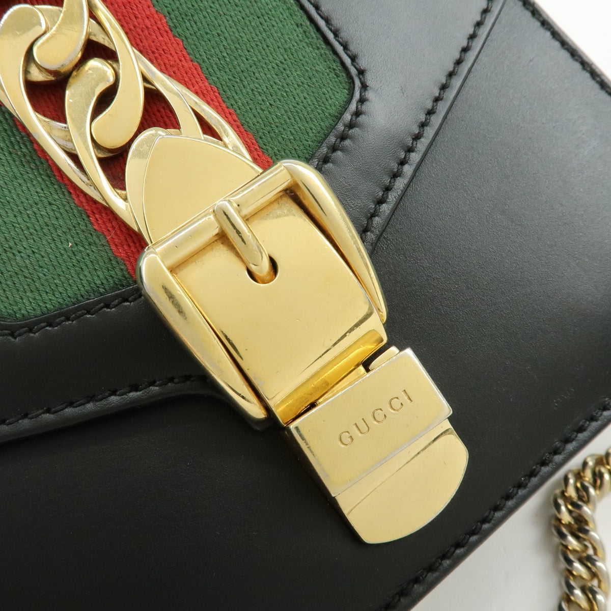 Gucci Sylvie Chain Leather Black Leather Shoulder Bag Bag (Pre-Owned)