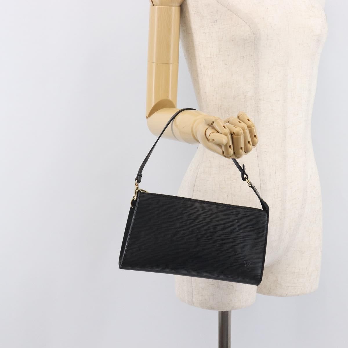 Louis Vuitton Pochette Accessoires Epi Leather Black Leather Clutche & Pouche Bag (Pre-Owned)