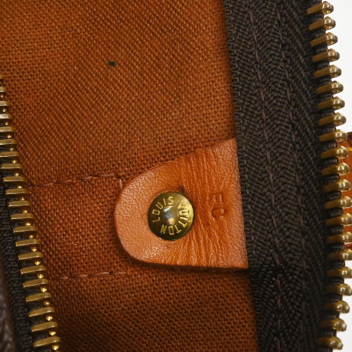 Louis Vuitton Keepall Bandoulière Monogram Brown Canvas Travel Bag Bag (Pre-Owned)