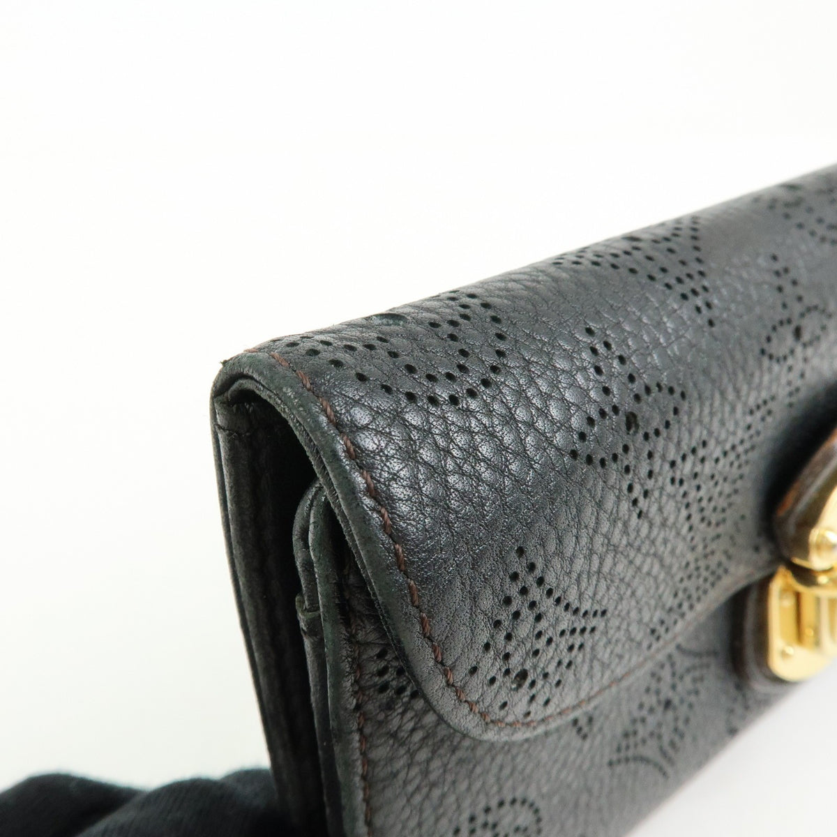 Louis Vuitton Amelia Mahina Leather Black Leather Wallets Accessory (Pre-Owned)