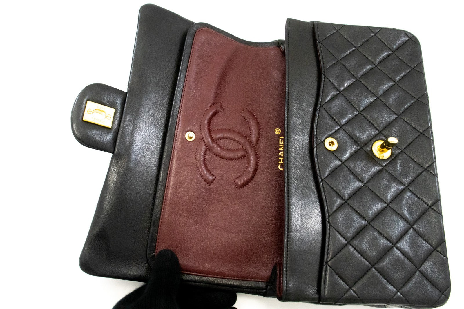 Chanel Classic Flap Lambskin Black Leather Crossbody Bag Bag (Pre-Owned)