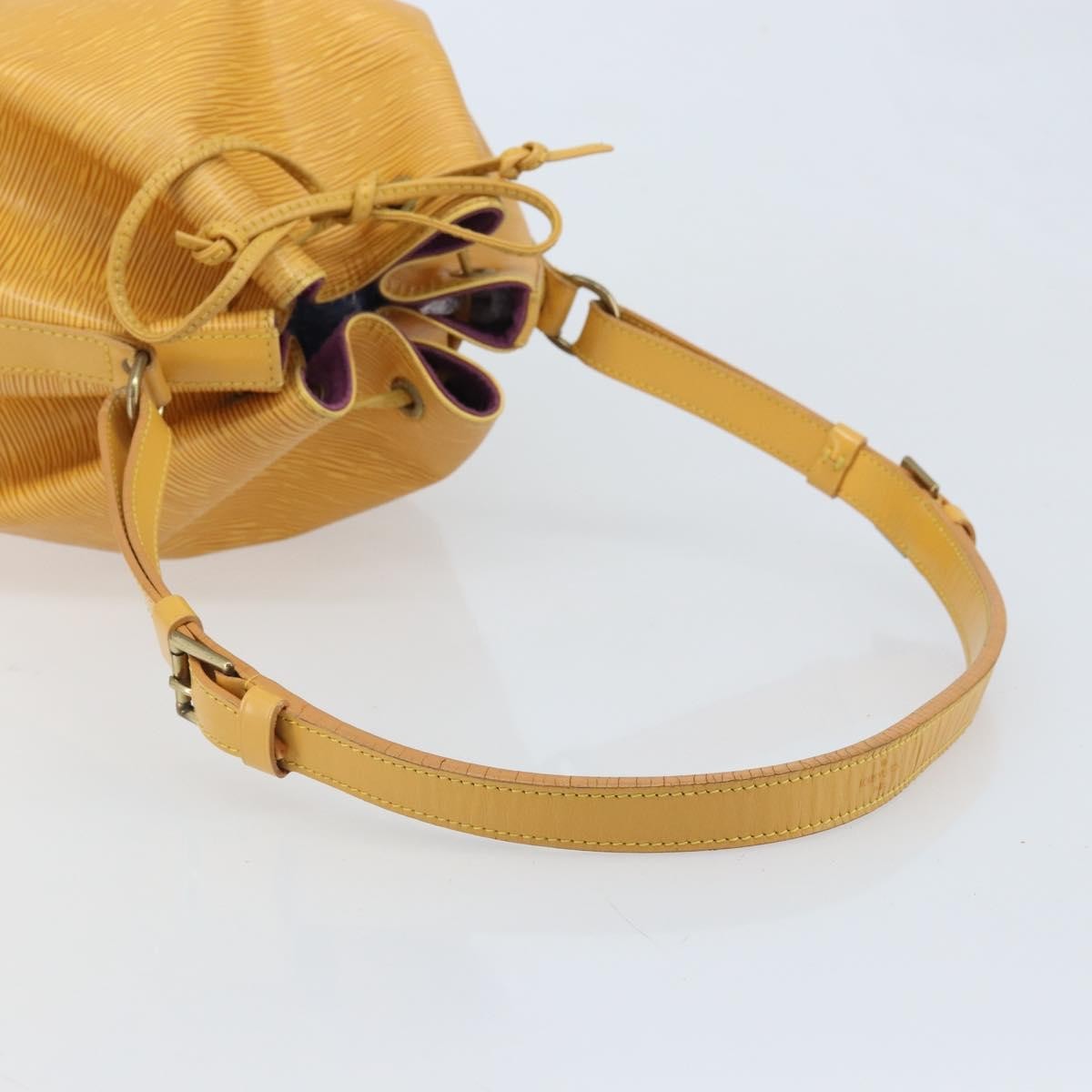 Louis Vuitton Petit Noe Epi Leather Yellow Leather Shoulder Bag Bag (Pre-Owned)
