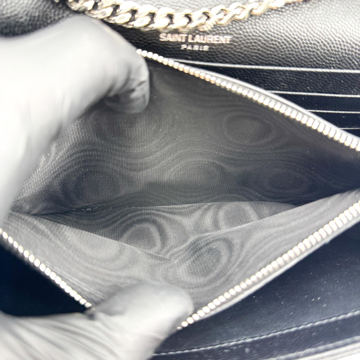 Saint Laurent Classic Monogram Wallet On Chain Matelasse Chevron Leather Black Leather Crossbody Bag Bag (Pre-Owned)