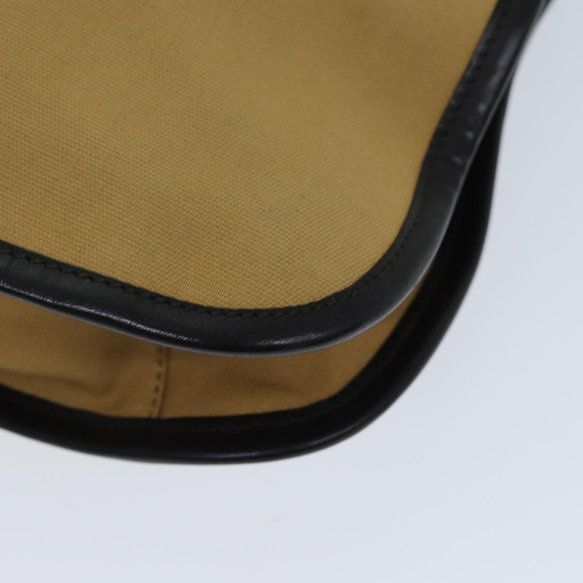 Gucci Vintage Canvas Beige Canvas Shoulder Bag Bag (Pre-Owned)