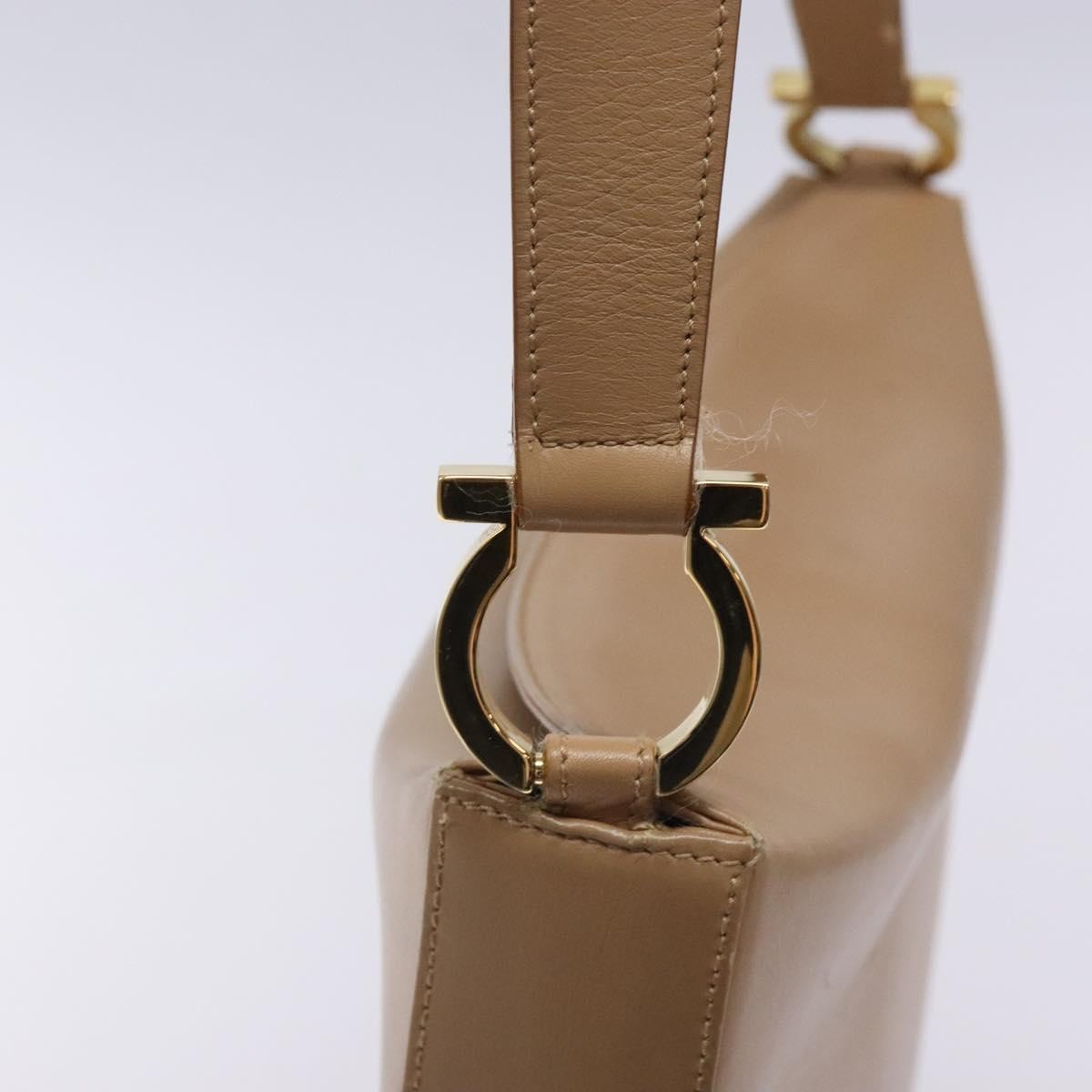 Salvatore Ferragamo Gancini Leather Beige Leather Shoulder Bag Bag (Pre-Owned)