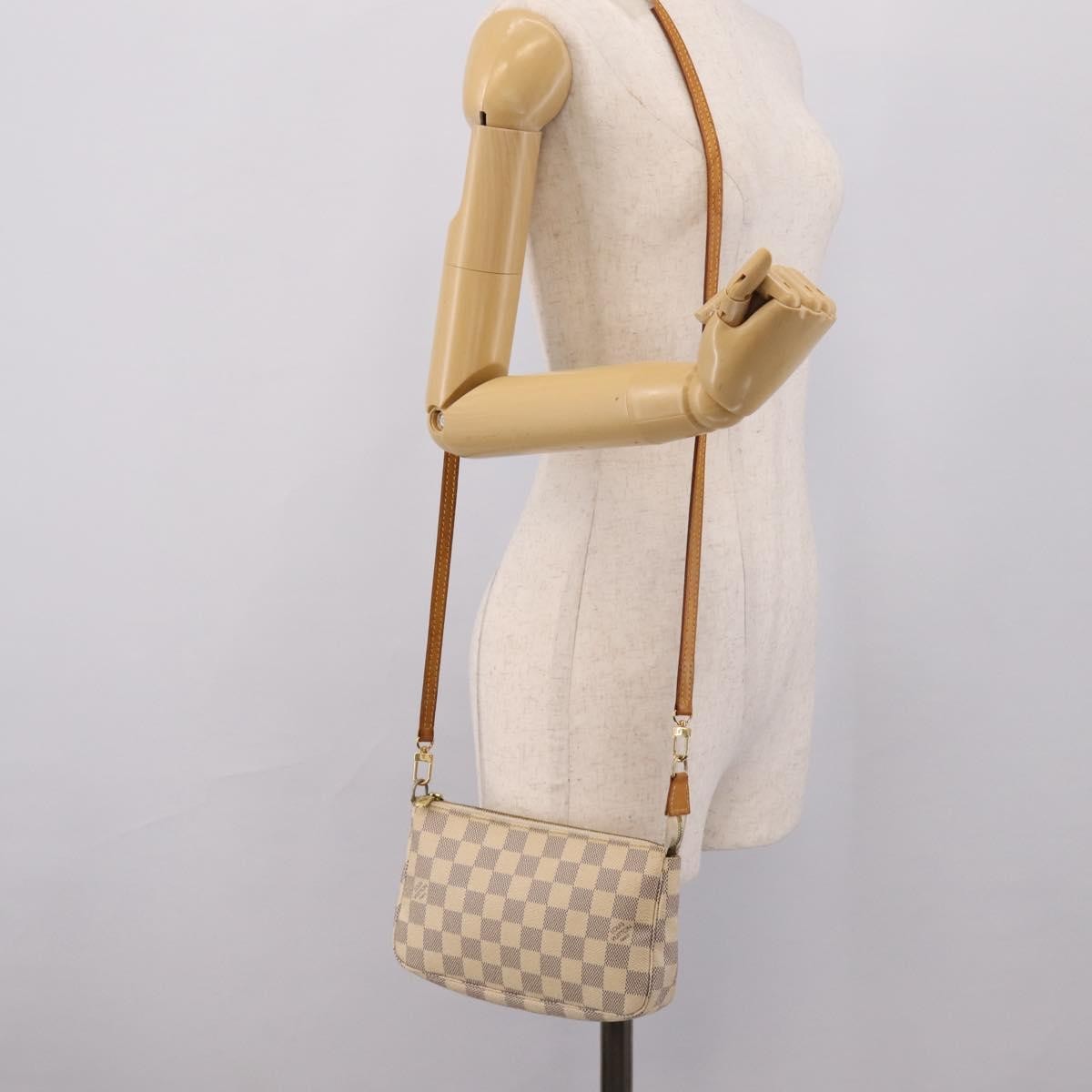 Louis Vuitton Pochette Accessoires Damier White Canvas Clutche & Pouche Bag (Pre-Owned)
