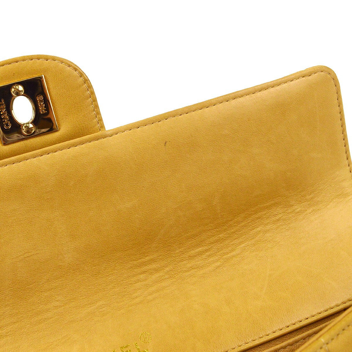 Chanel Chocolate Bar Flap Quilted Lambskin Beige Leather Handbag (Pre-Owned)