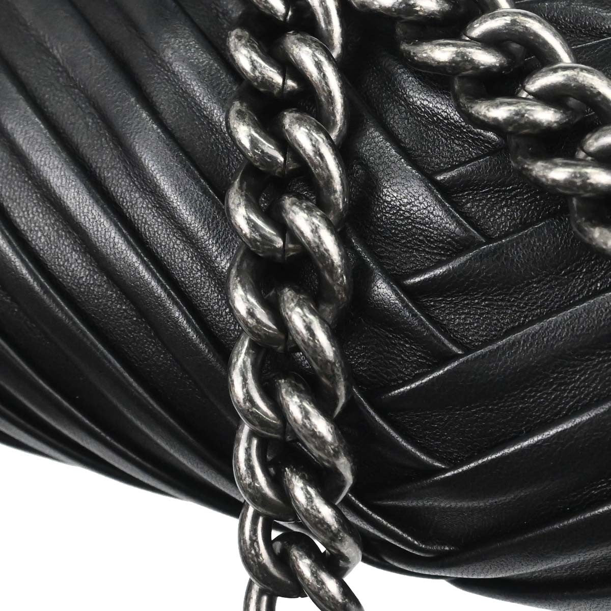 Chanel Boy Chanel Quilted Black Leather Shoulder Bag Bag (Pre-Owned)