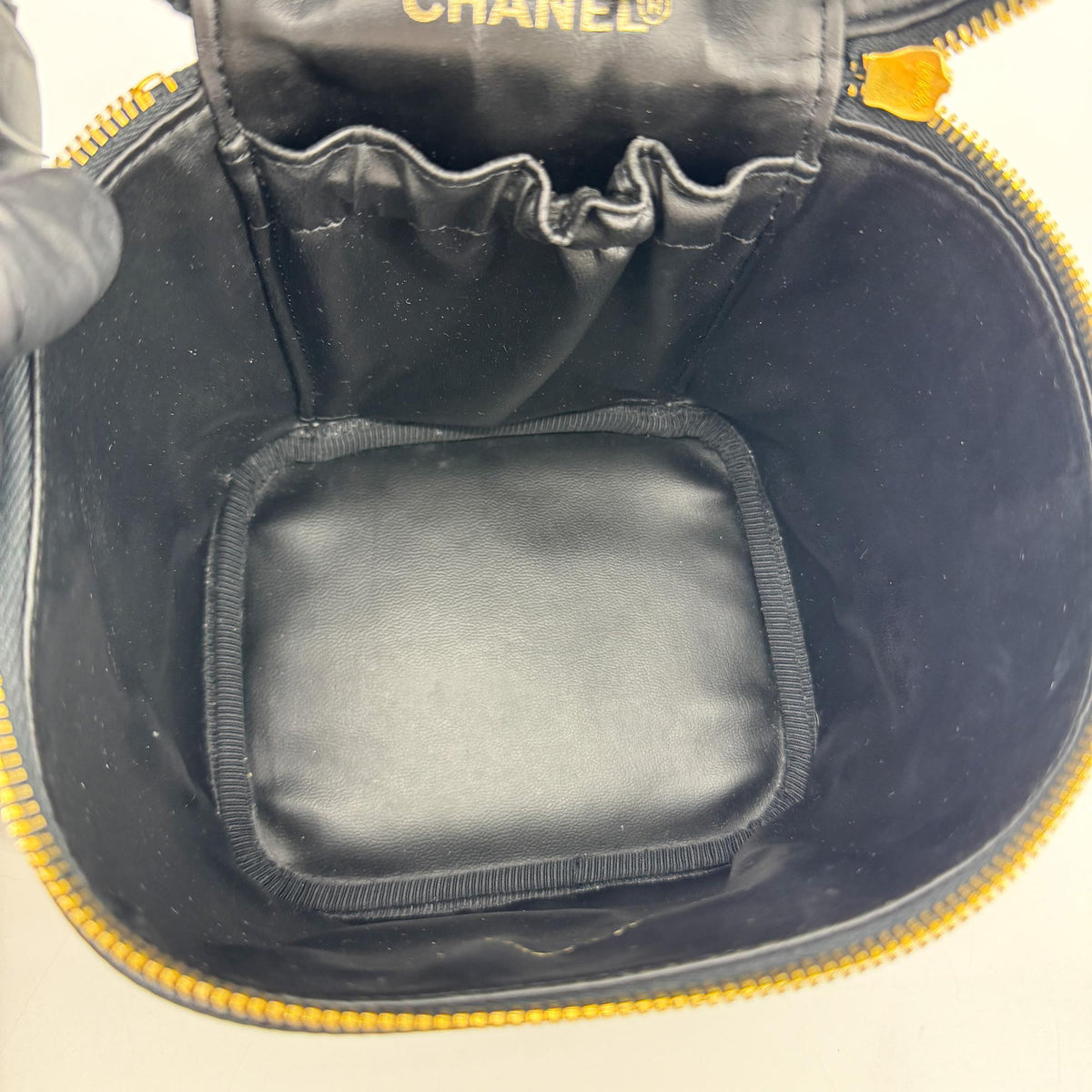 Chanel Vintage Timeless Cosmetic Case Caviar Black Leather Clutche & Pouche Bag (Pre-Owned)