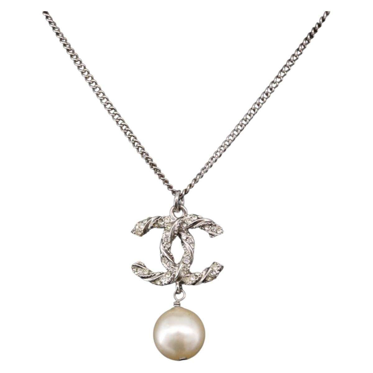 Chanel Cc Pearl Drop Pendant Metal With Faux Pearl Silver Metal Necklace Jewelry (Pre-Owned)