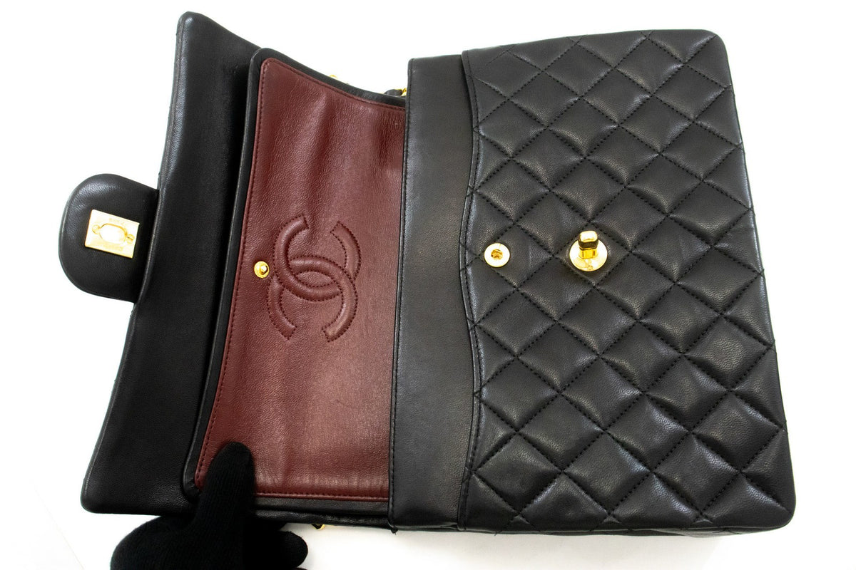 Chanel Vintage Square Classic Double Flap Quilted Leather Black Leather Handbag (Pre-Owned)