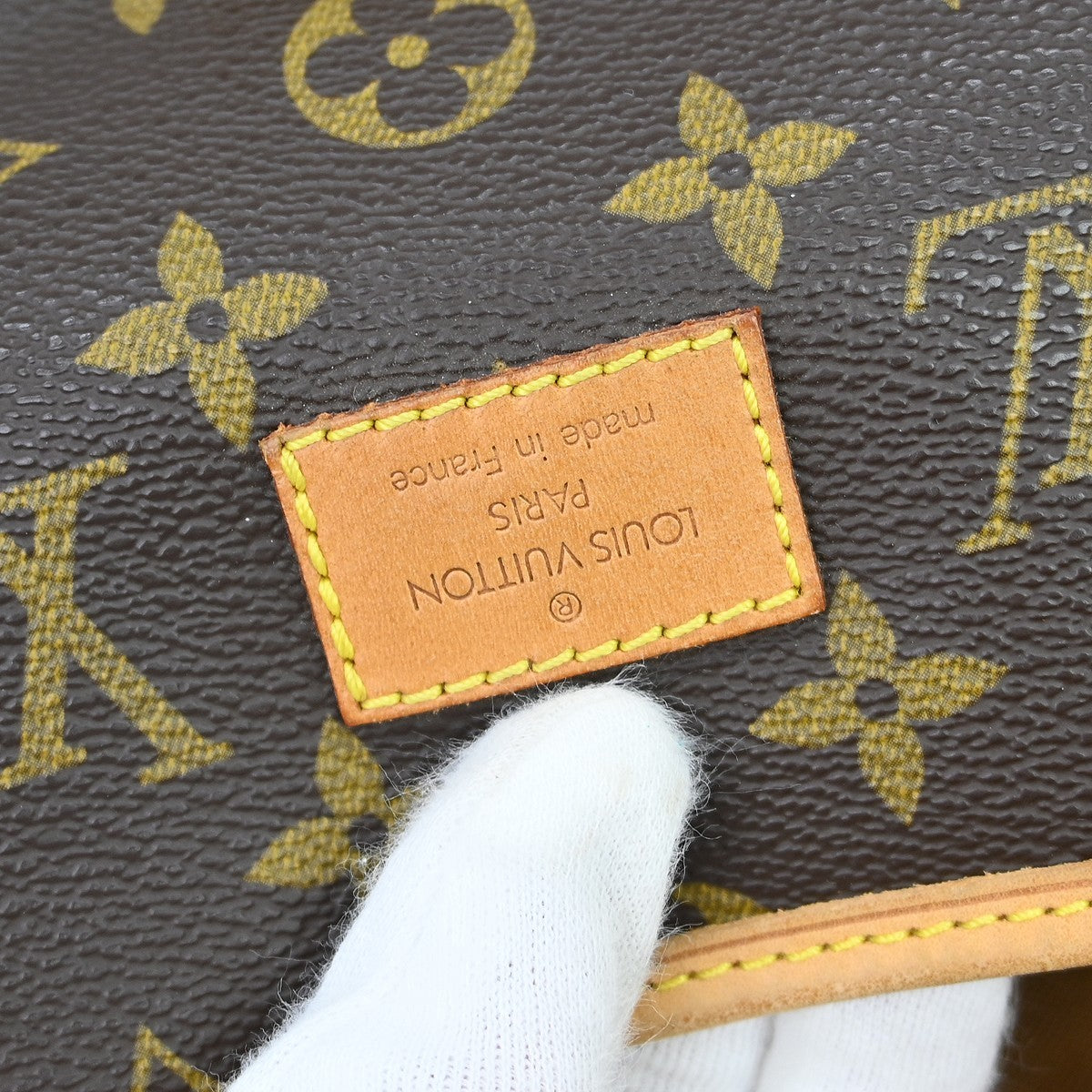 Louis Vuitton Saumur Monogram Canvas Brown Canvas Shoulder Bag Bag (Pre-Owned)