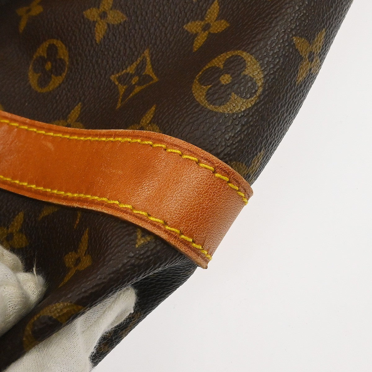 Louis Vuitton Keepall Bandoulière Monogram Brown Canvas Travel Bag Bag (Pre-Owned)