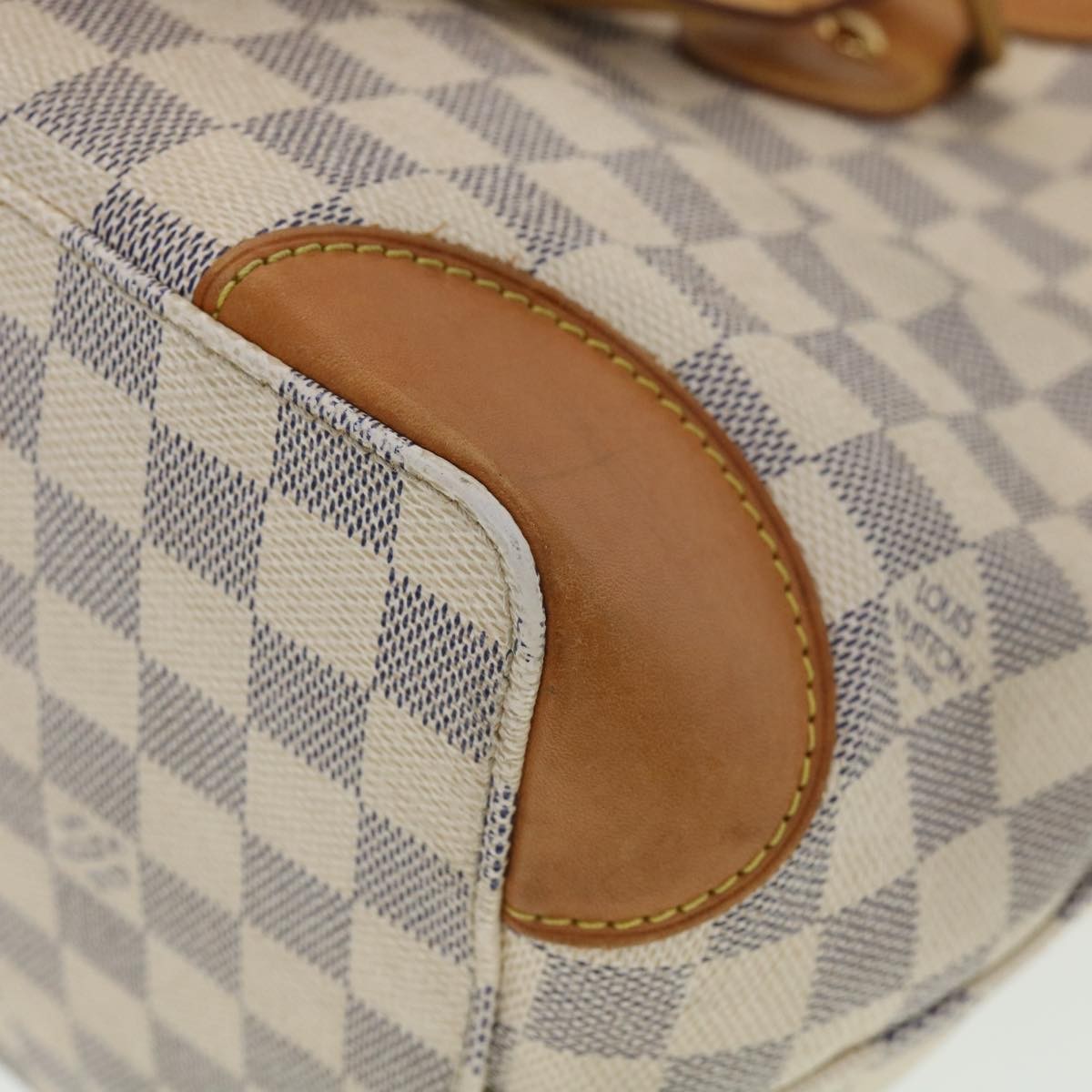 Louis Vuitton Hampstead Damier White Canvas Tote Bag Bag (Pre-Owned)