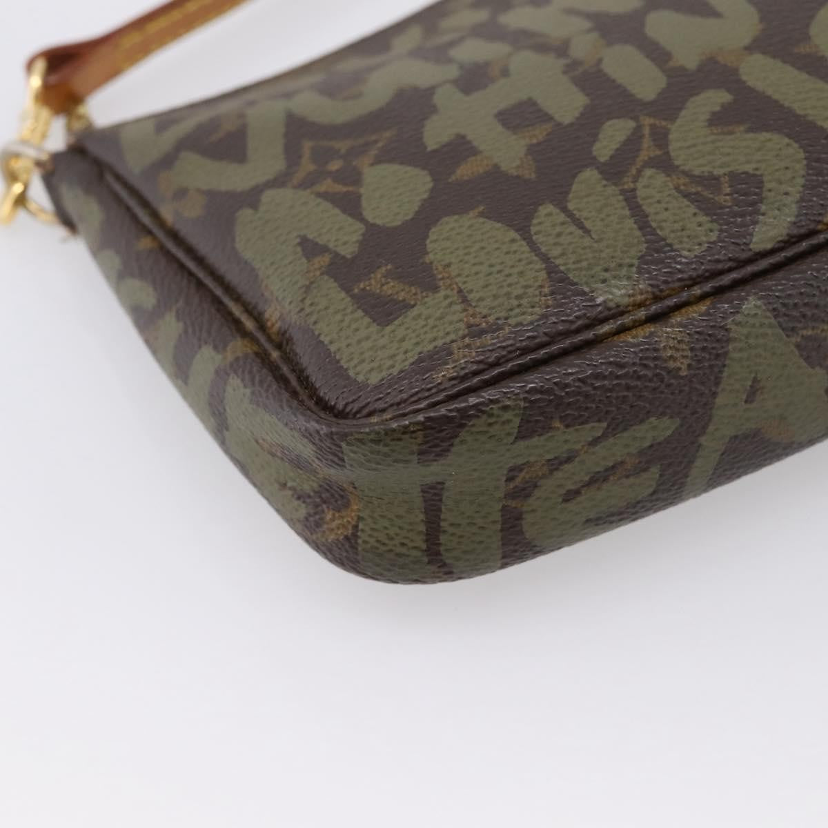 Louis Vuitton Pochette Accessoires Limited Edition Monogram Graffiti Khaki Canvas Clutche & Pouche Bag (Pre-Owned)