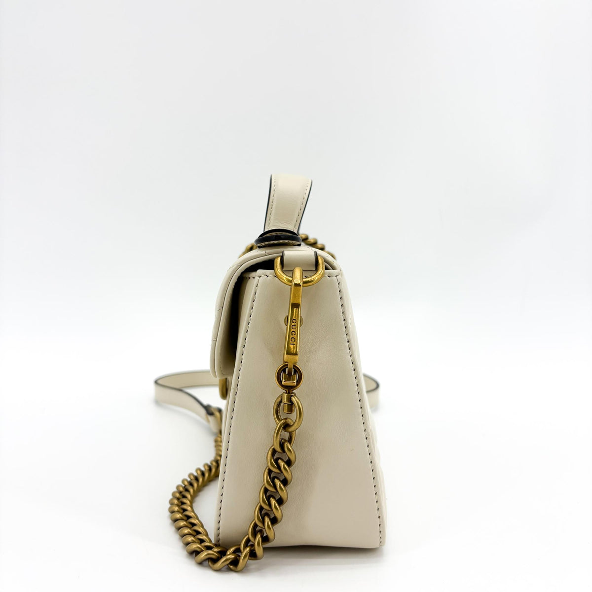 Gucci Gg Marmont Top Handle Flap Matelasse Leather White Leather Handbag (Pre-Owned)
