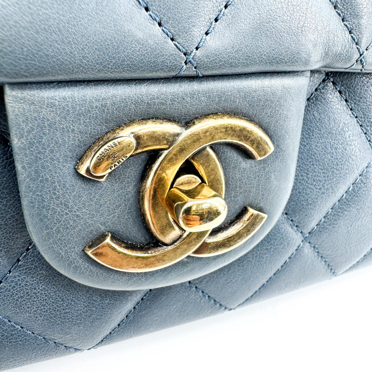 Chanel Cc Crown Flap Quilted Leather Blue Leather Shoulder Bag Bag (Pre-Owned)