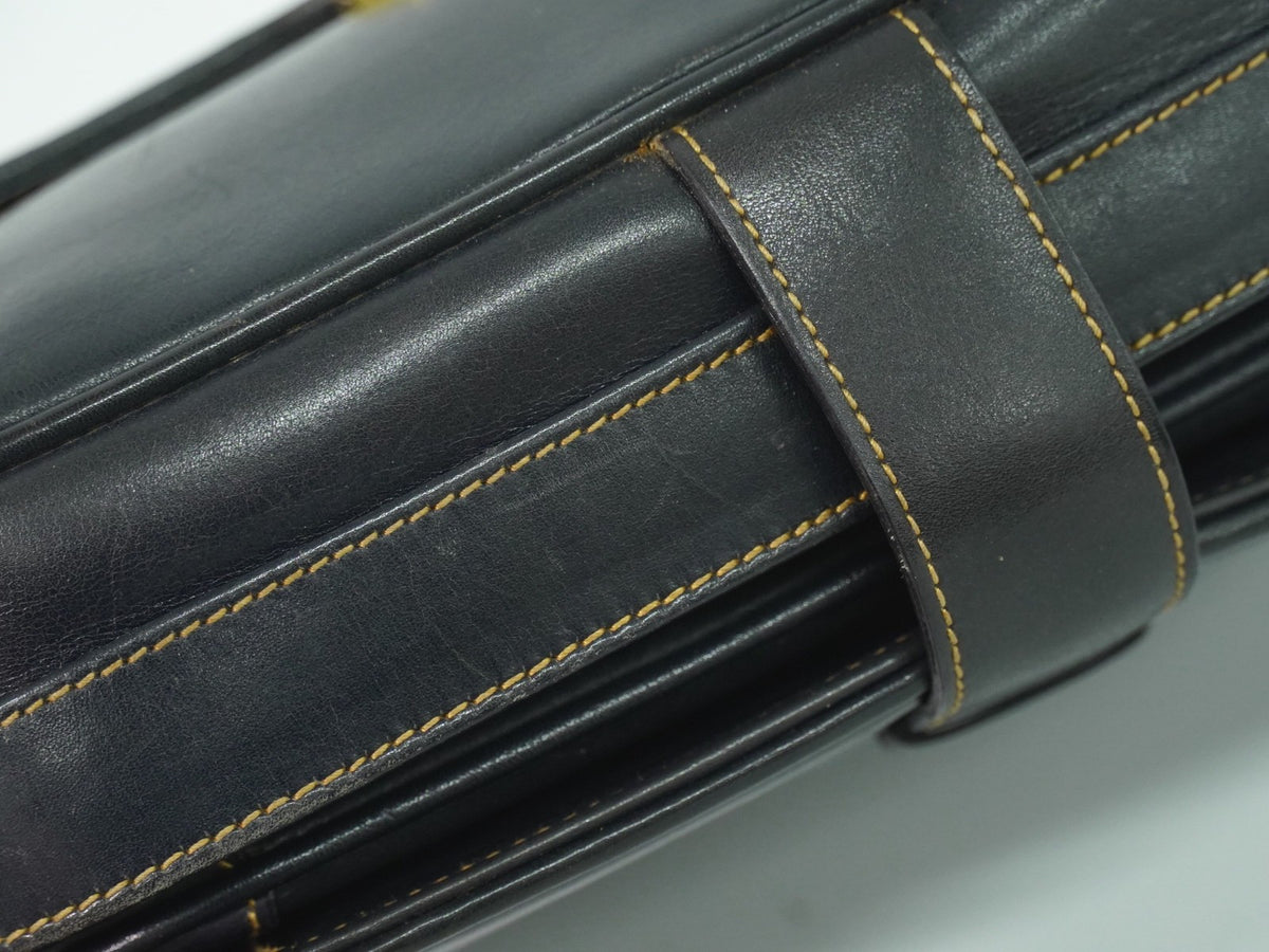 Gucci Vintage Leather Navy Leather Shoulder Bag Bag (Pre-Owned)