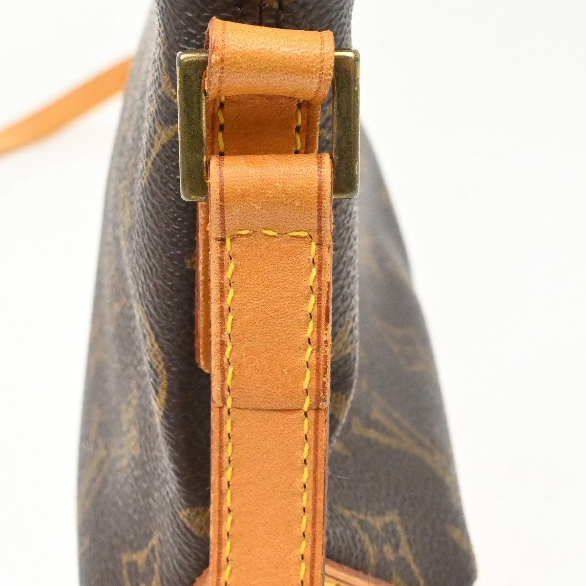 Louis Vuitton Trotteur Monogram Canvas Brown Canvas Handbag (Pre-Owned)