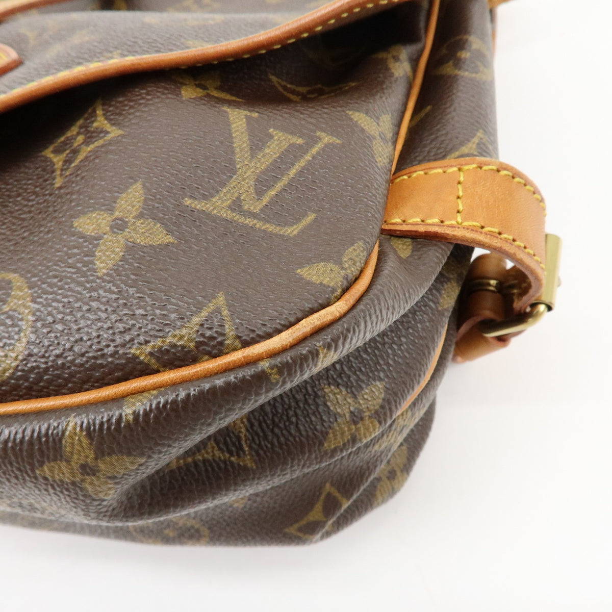 Louis Vuitton Saumur Monogram Canvas Brown Canvas Shoulder Bag Bag (Pre-Owned)