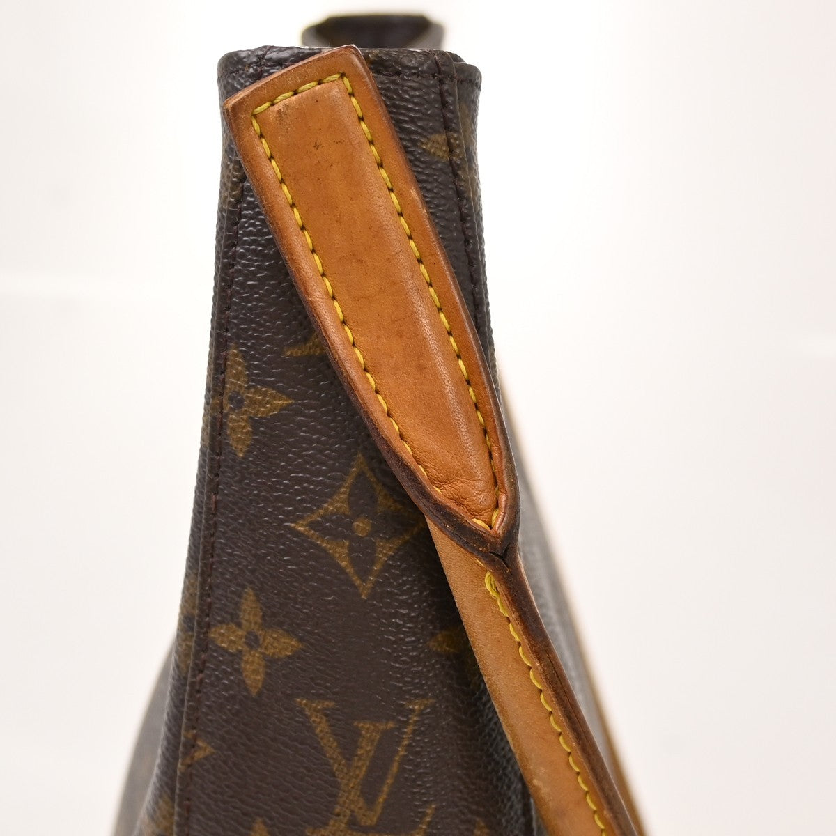 Louis Vuitton Loop Hobo Canvas Brown Canvas Shoulder Bag Bag (Pre-Owned)