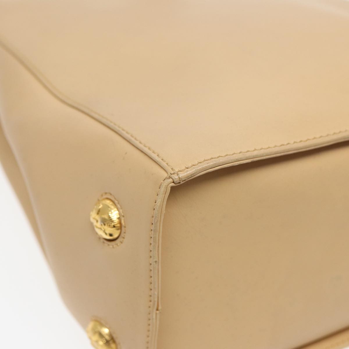Salvatore Ferragamo Vintage Leather Beige Leather Shoulder Bag Bag (Pre-Owned)