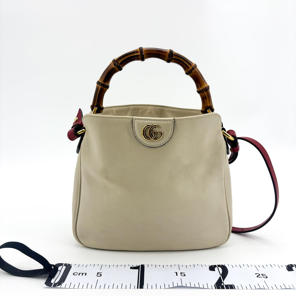 Gucci Diana Bamboo Leather Beige Leather Shoulder Bag Bag (Pre-Owned)