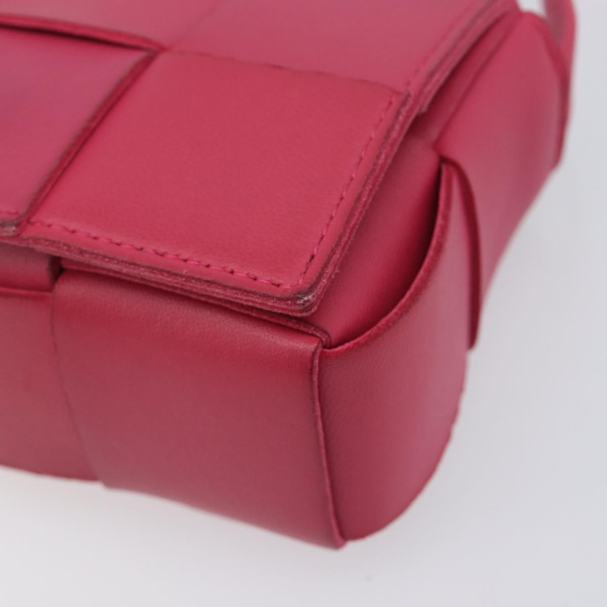 Bottega Veneta Cassette Maxi Intrecciato Leather Pink Leather Crossbody Bag Bag (Pre-Owned)