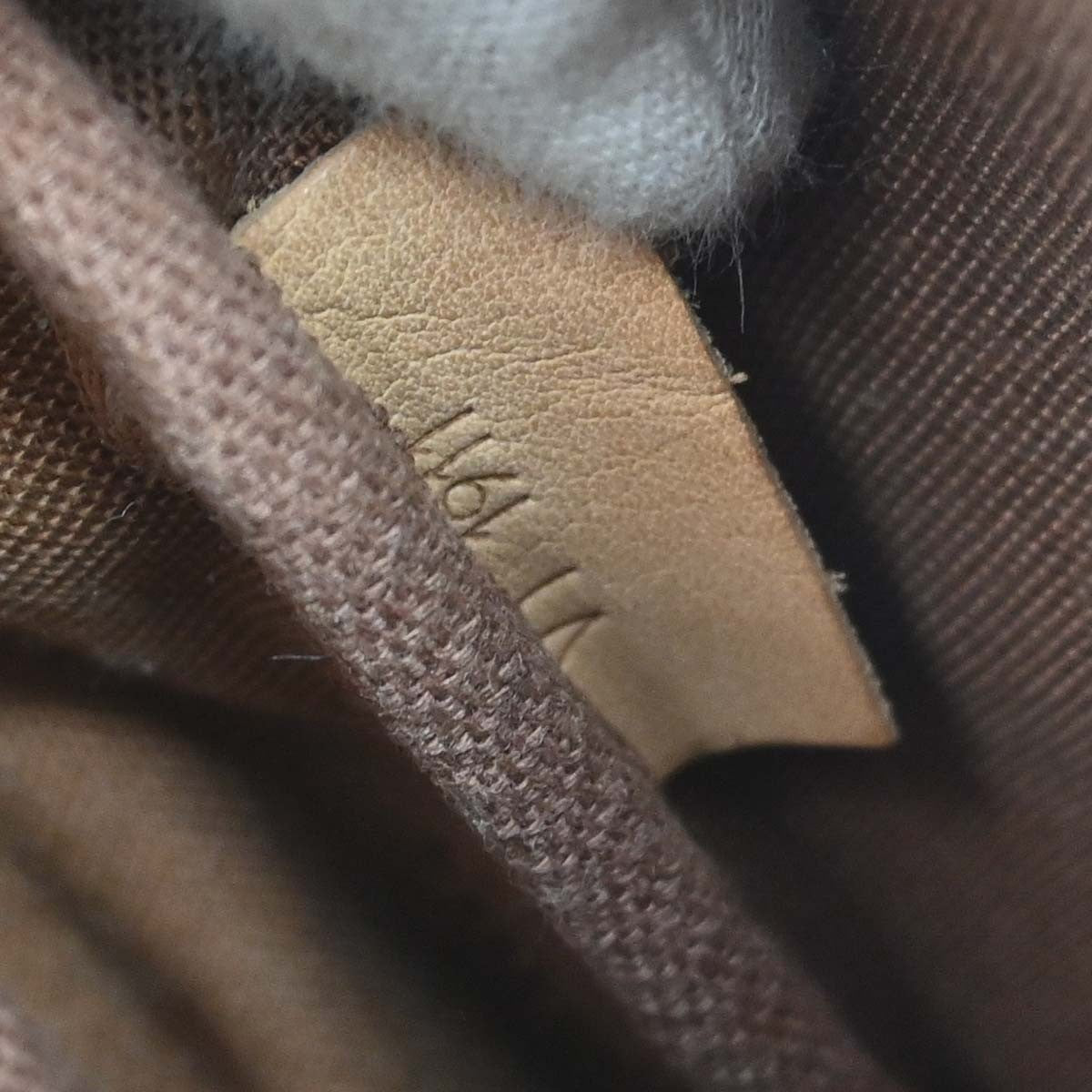 Louis Vuitton Saumur Monogram Canvas Brown Canvas Shoulder Bag Bag (Pre-Owned)
