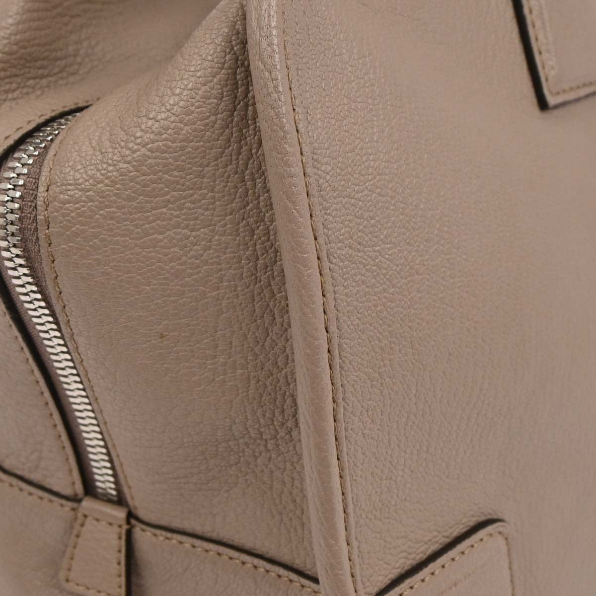 Loewe Amazona Leather Beige Leather Handbag (Pre-Owned)