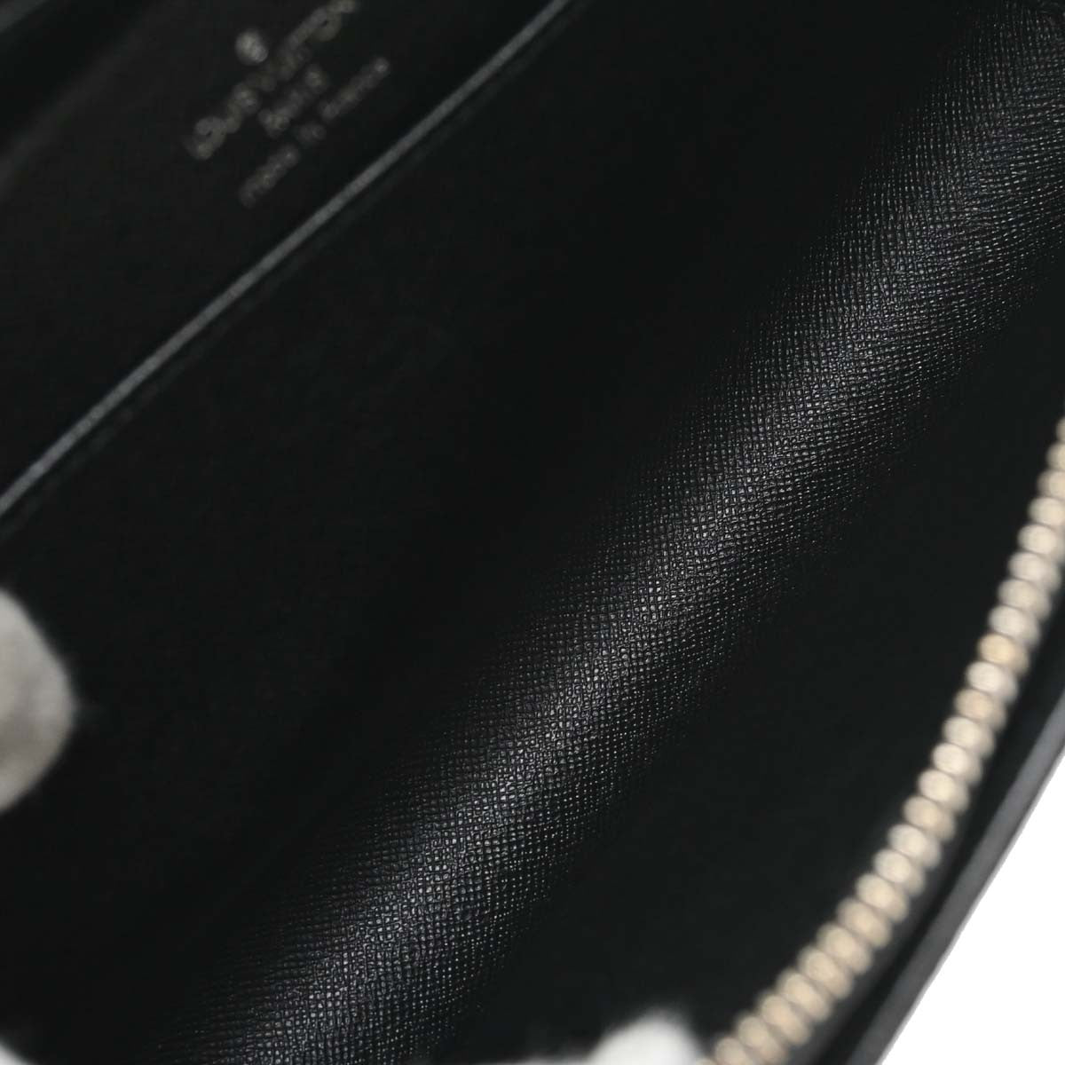 Louis Vuitton Pochette Baikal Clutch Taiga Leather Black Leather Clutche & Pouche Bag (Pre-Owned)