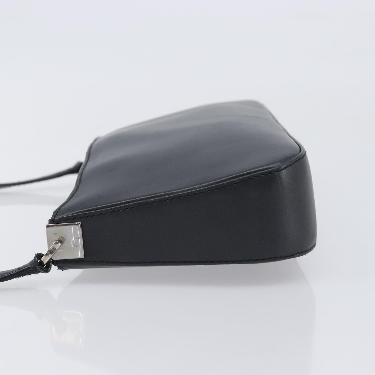 Salvatore Ferragamo Gancini Leather Black Leather Shoulder Bag Bag (Pre-Owned)
