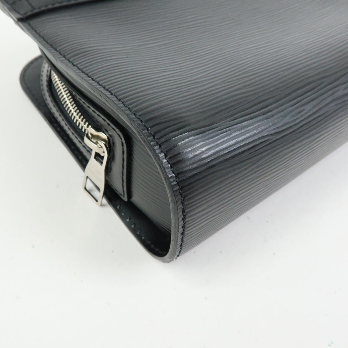 Louis Vuitton Hoche Clutch Epi Leather Black Leather Clutche & Pouche Bag (Pre-Owned)