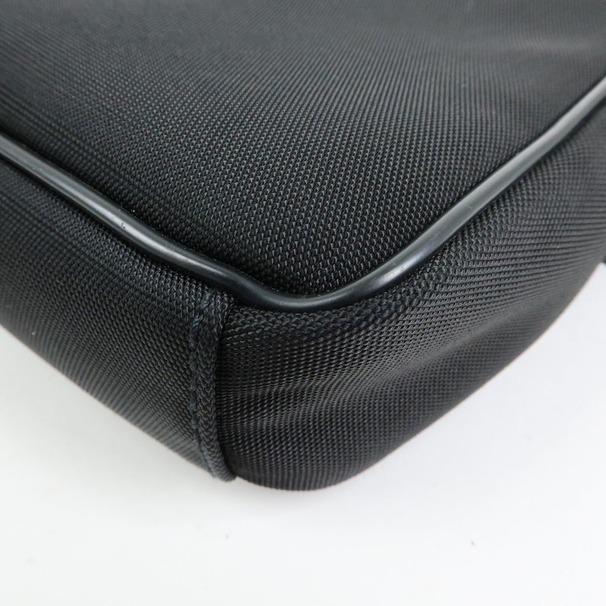 Gucci Shoulder Canvas Black Canvas Shoulder Bag Bag (Pre-Owned)