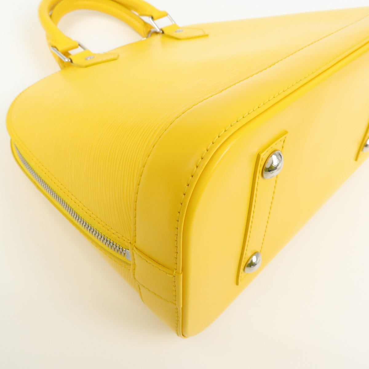 Louis Vuitton Alma Epi Leather Yellow Leather Handbag (Pre-Owned)