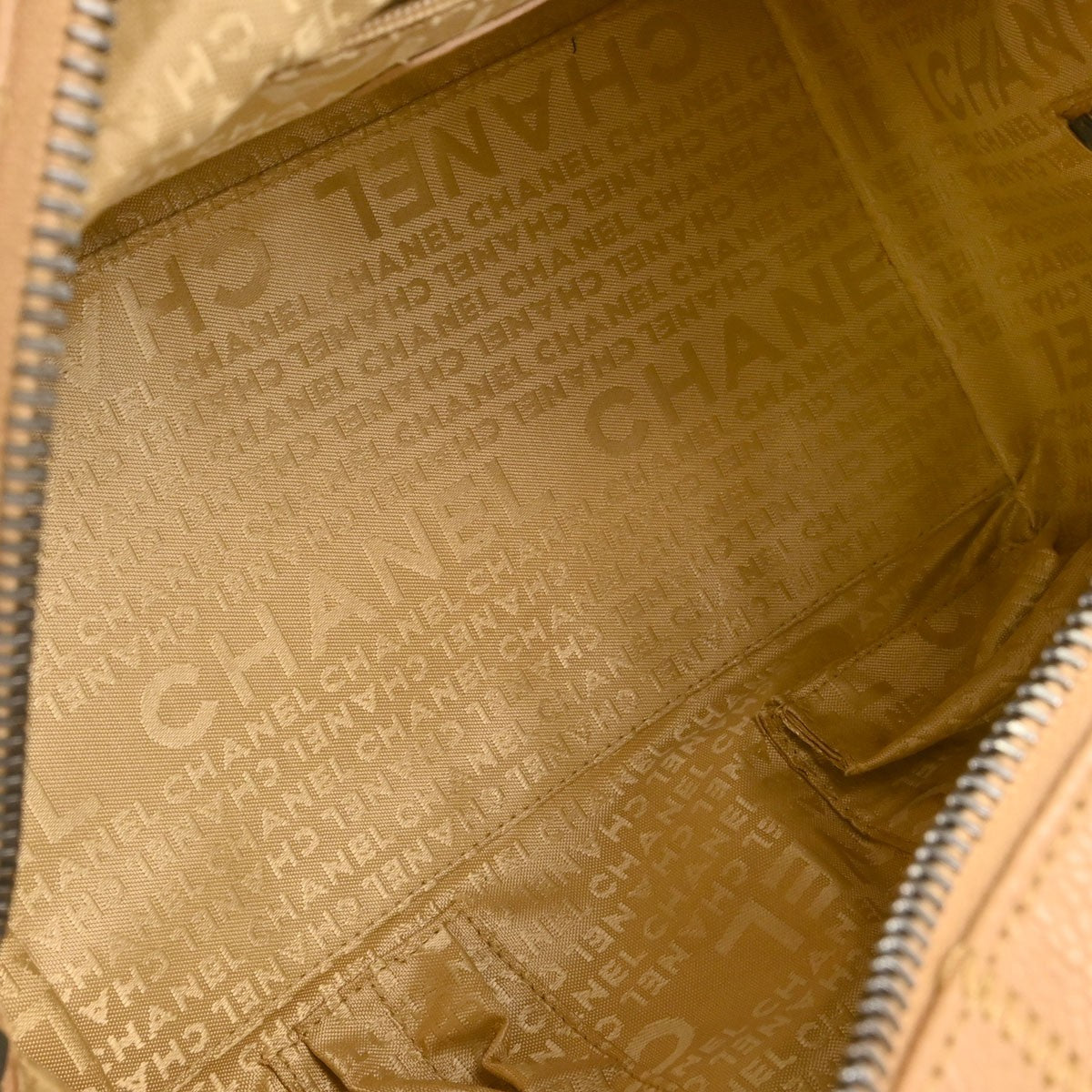 Chanel Square Stitch Shoulder Bag Quilted Caviar Beige Leather Shoulder Bag Bag (Pre-Owned)