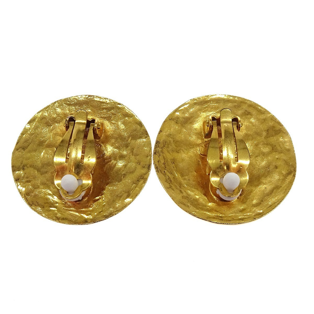 Chanel Vintage Cc Quilted Round Button Clip-On Metal Gold Gold_Plated Earrings Jewelry (Pre-Owned)