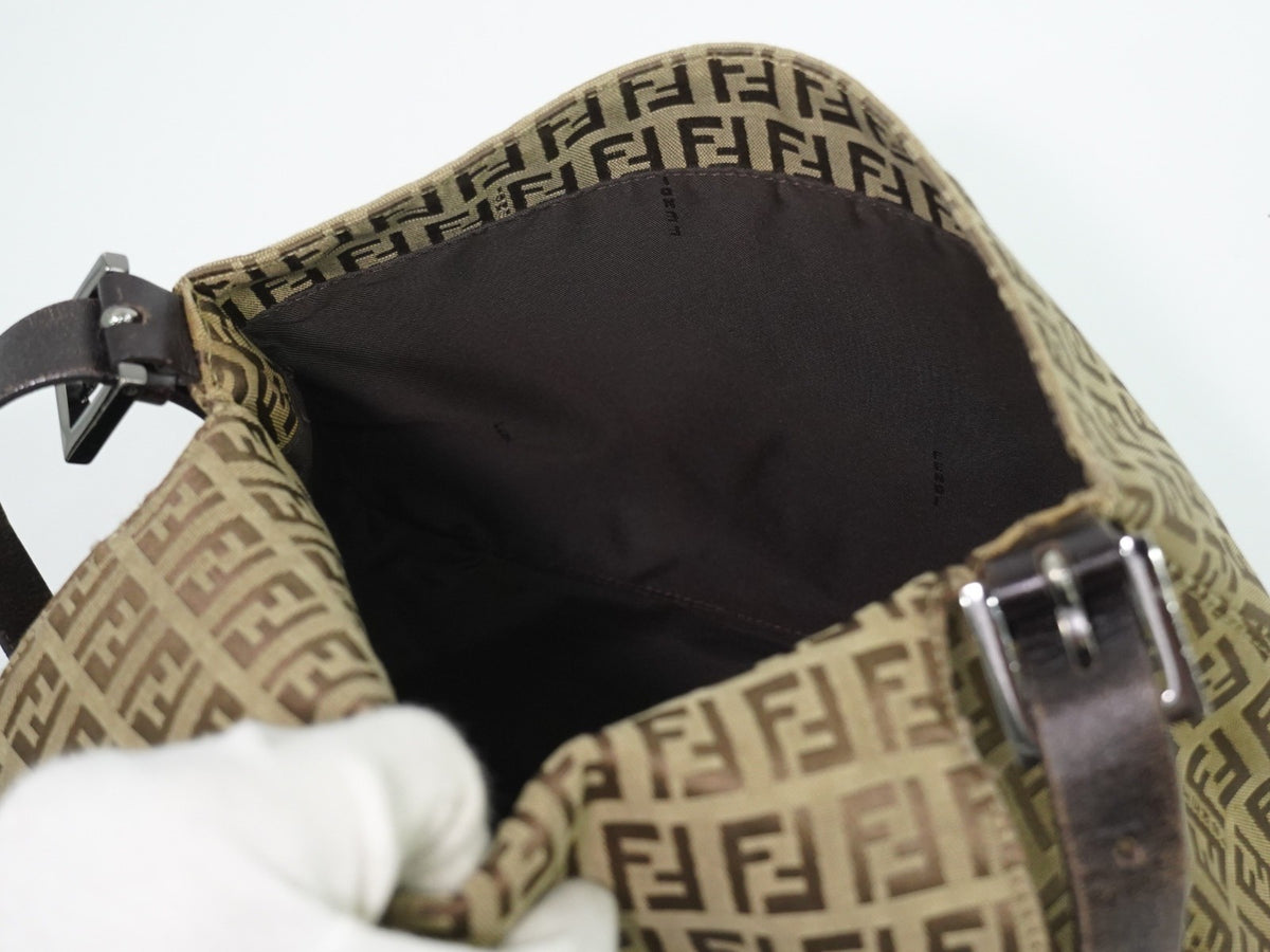 Fendi Zucchino Canvas Mamma Baguette Canvas Brown Canvas Shoulder Bag Bag (Pre-Owned)