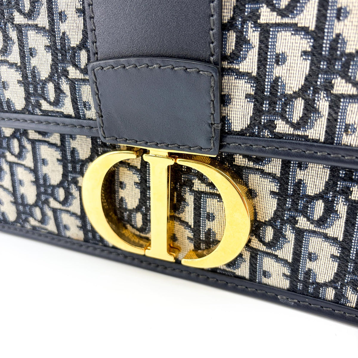 Christian Dior 30 Montaigne Flap Oblique Canvas Navy Canvas Handbag (Pre-Owned)