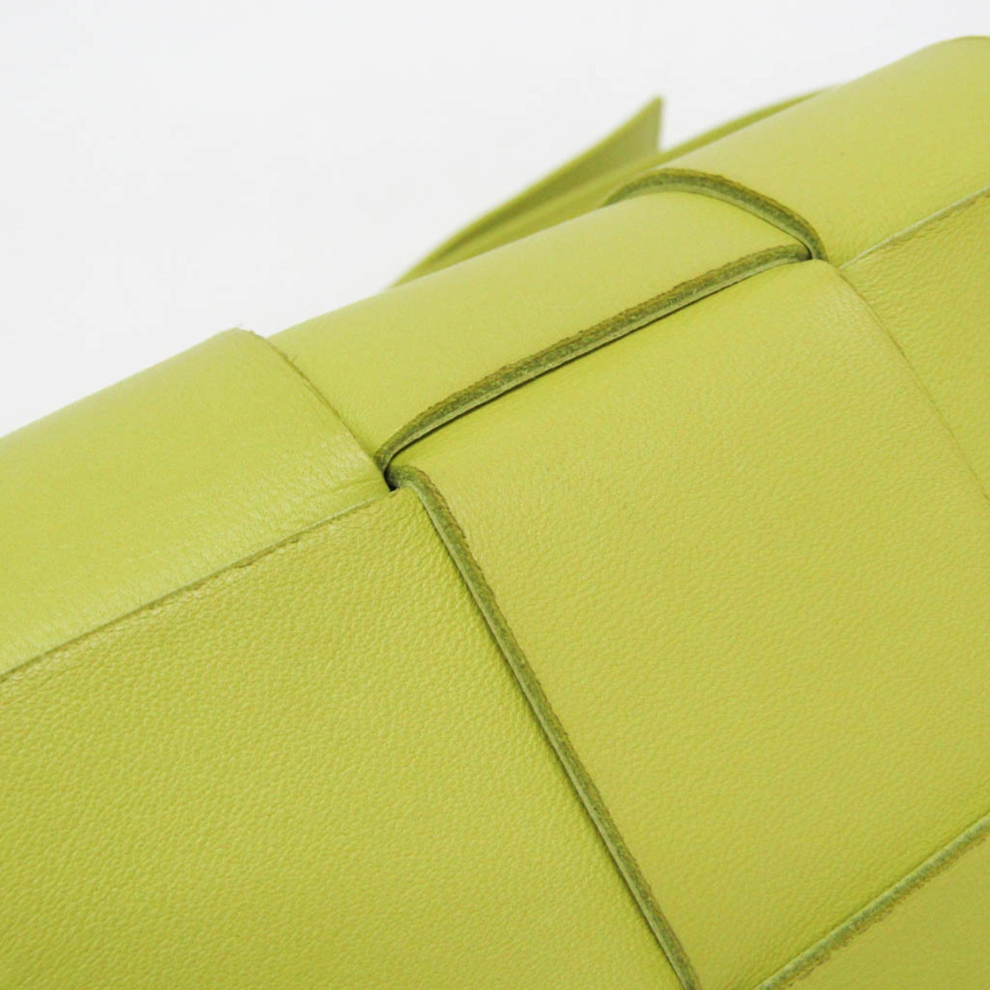 Bottega Veneta Cassette Leather Green Leather Clutche & Pouche Bag (Pre-Owned)