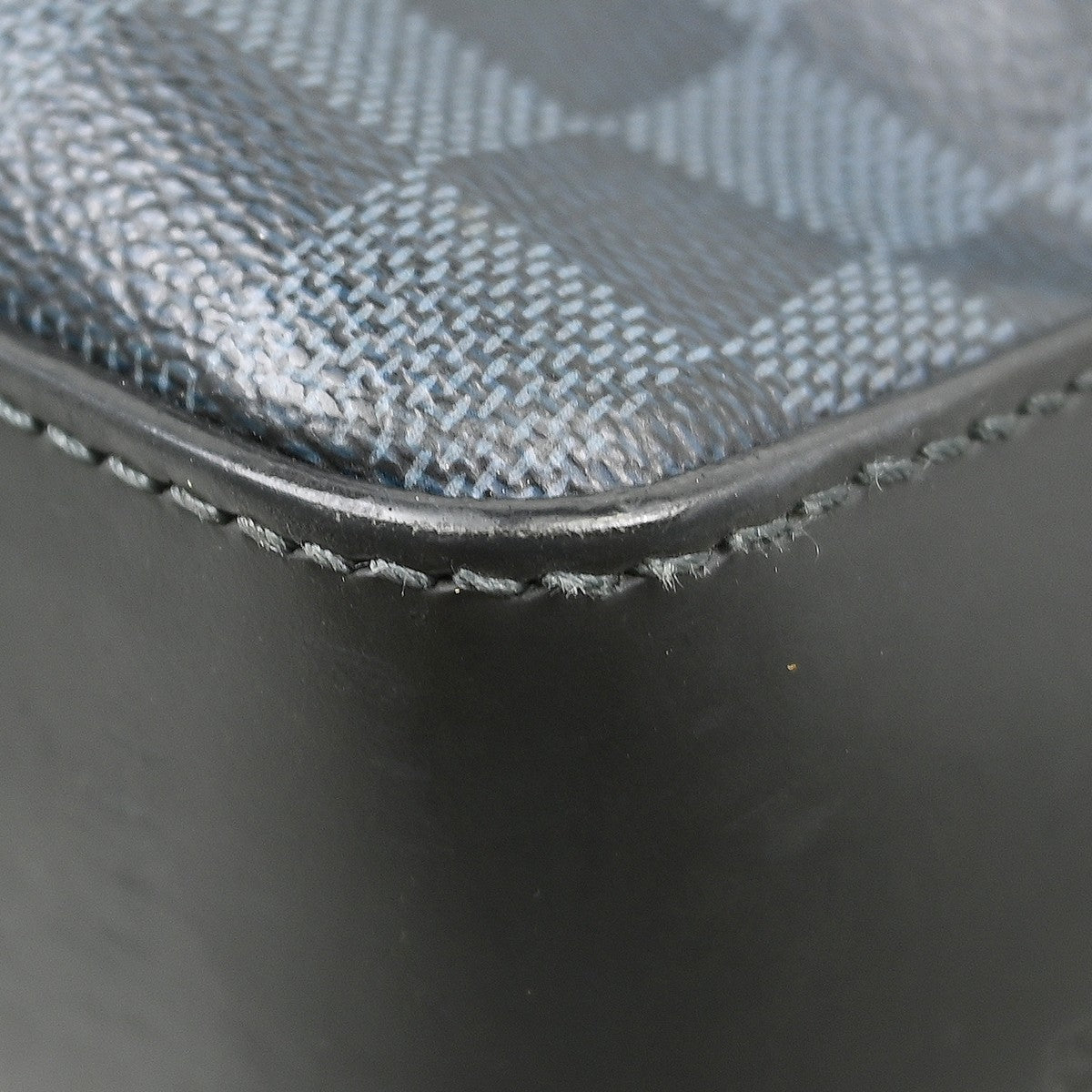 Louis Vuitton Greenwich Messenger Damier Cobalt Black Canvas Handbag (Pre-Owned)