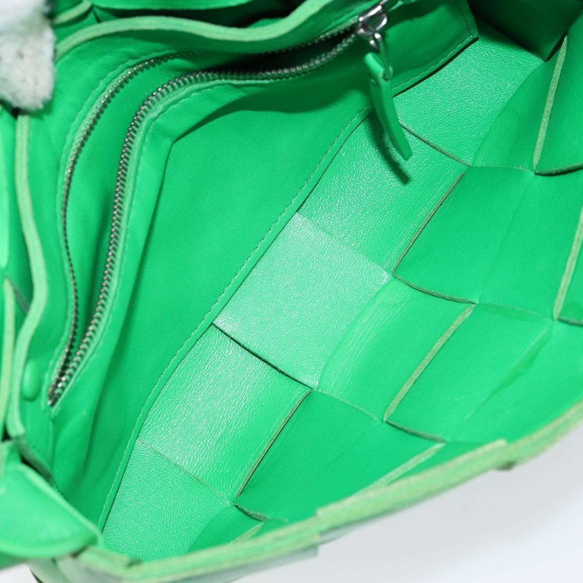 Bottega Veneta Cassette Maxi Intrecciato Leather Green Leather Bag (Pre-Owned)